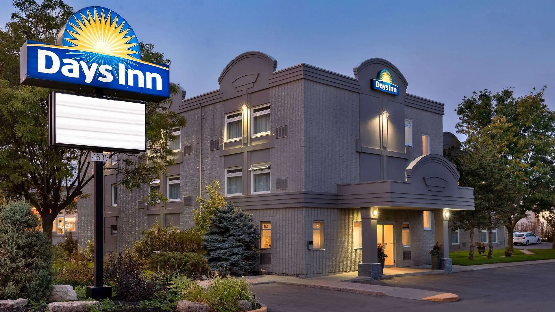 Where to Stay in Northeast Mississauga: 6 Best 3-Star Hotels