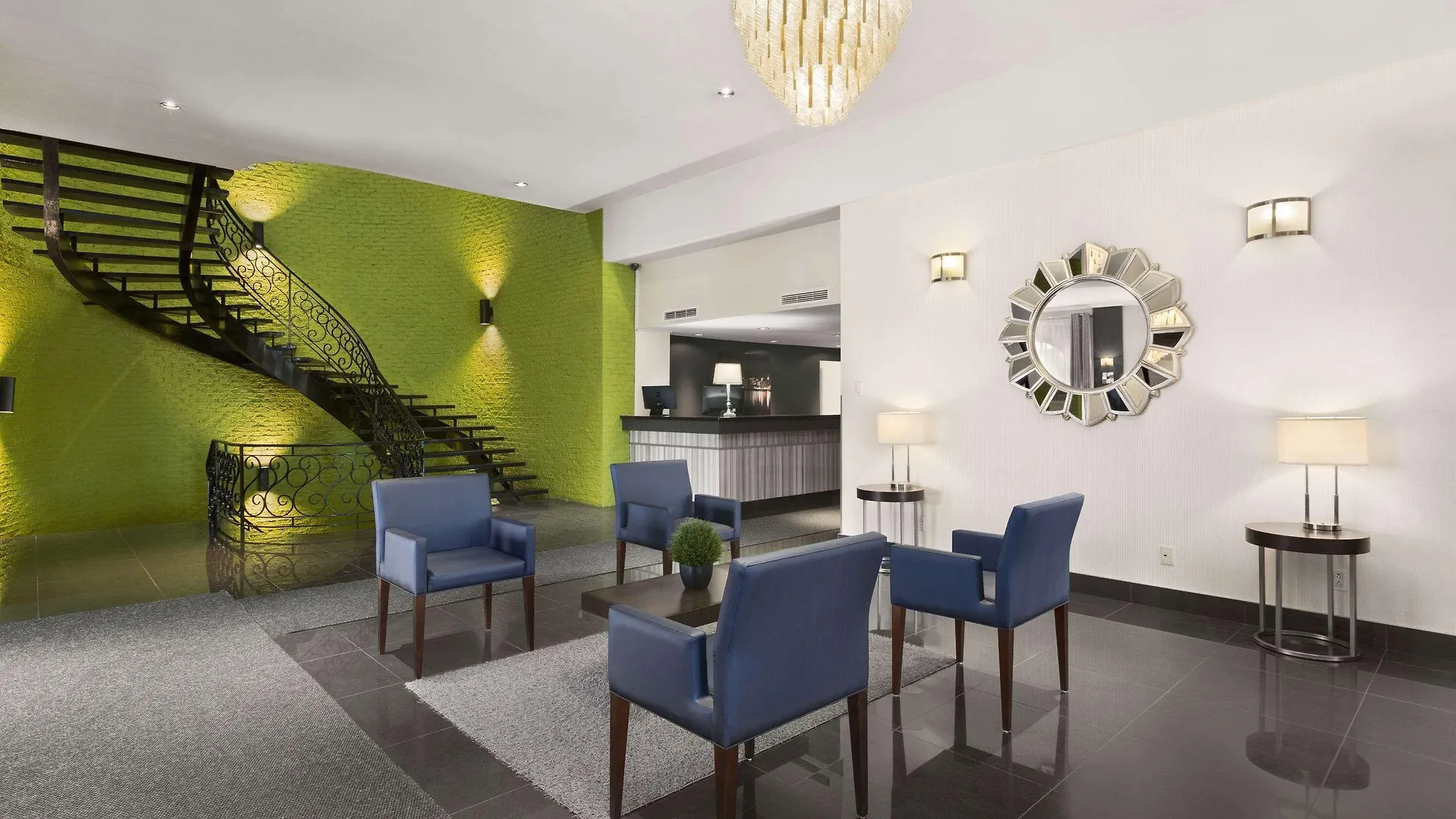 Where to Stay Near Notre Dame des Neiges Cemetery: 4 Business Hotels