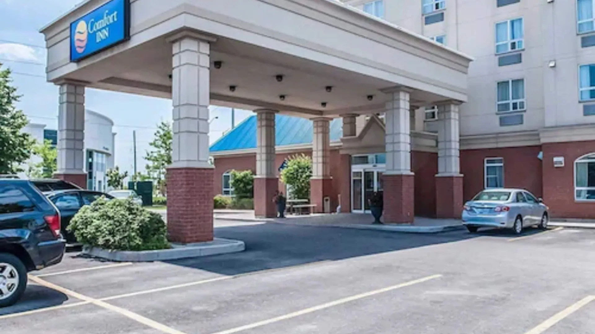 6 Airport Hotels Near Mississauga Convention Centre That Deliver