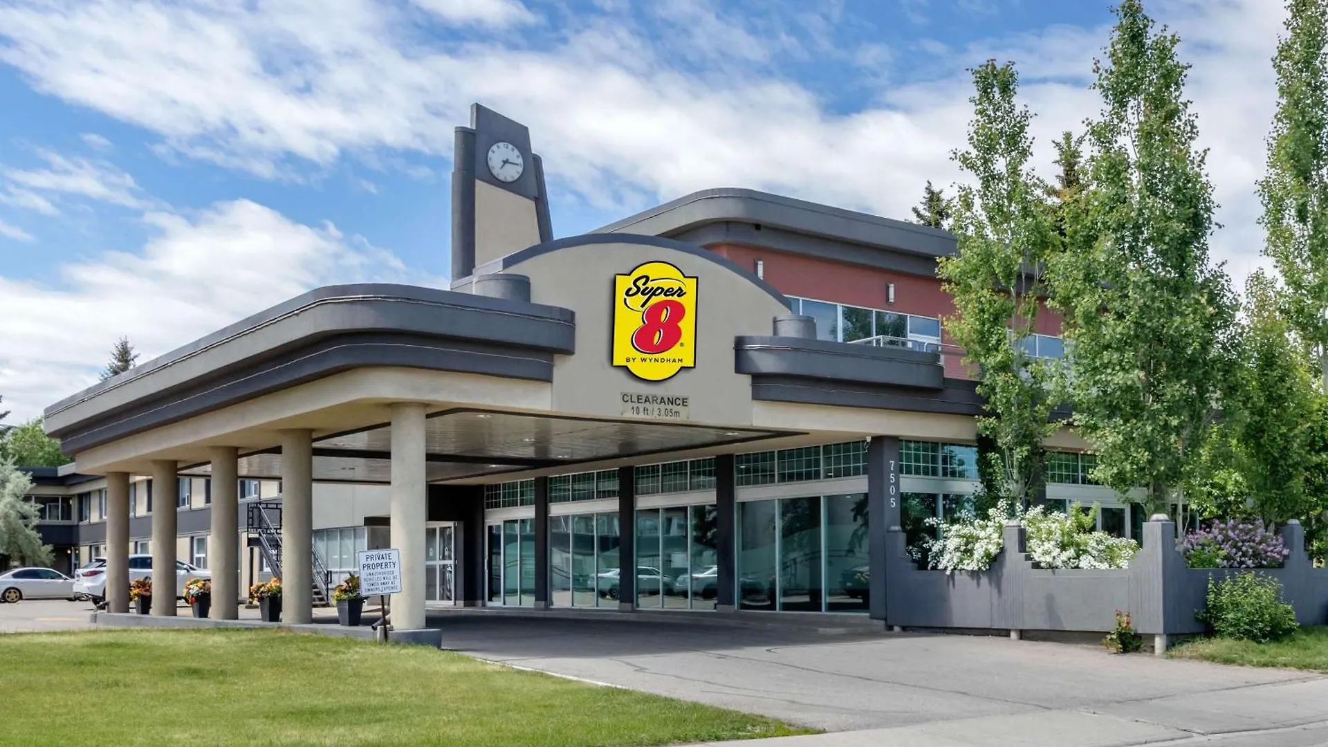 4 Hotels Near Prince's Island Park for Easy Calgary Access