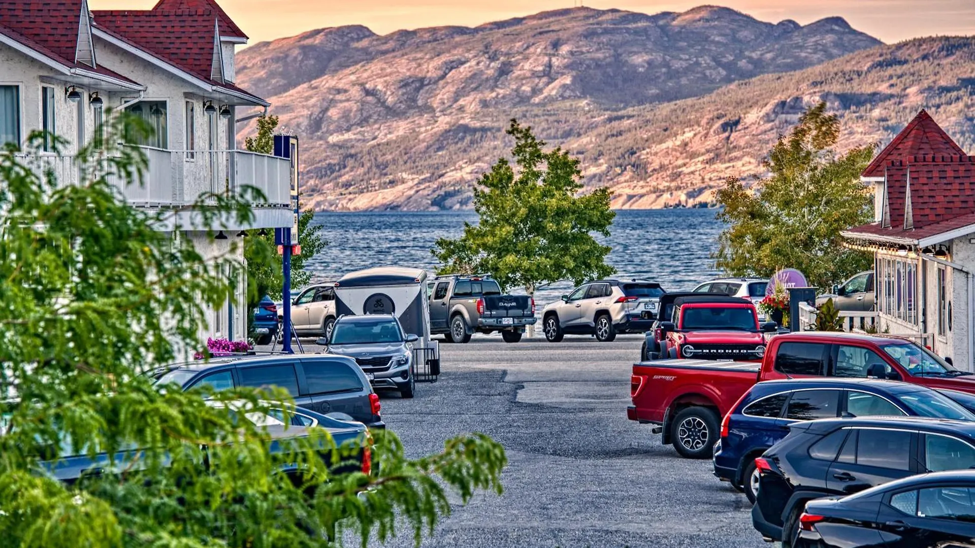 15 Top-Rated 4-Star Hotels in Canada West Worth Booking