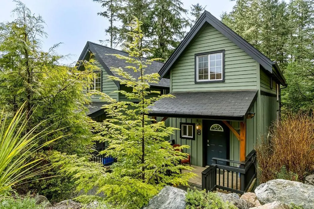9 Smart Chalet Hotels In Canada Worth Booking
