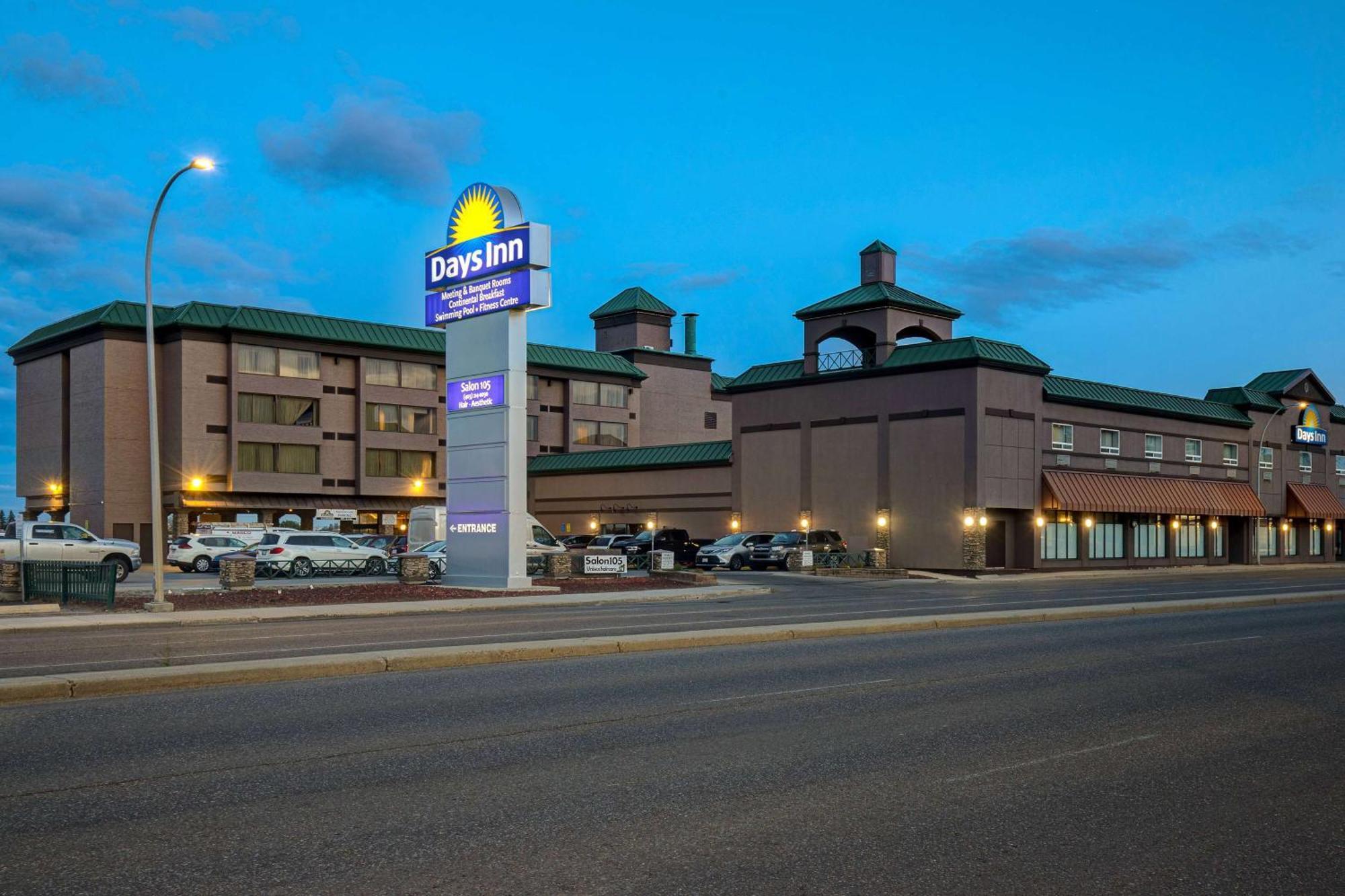 4 Family Hotels Near South Glenmore Park Worth Booking