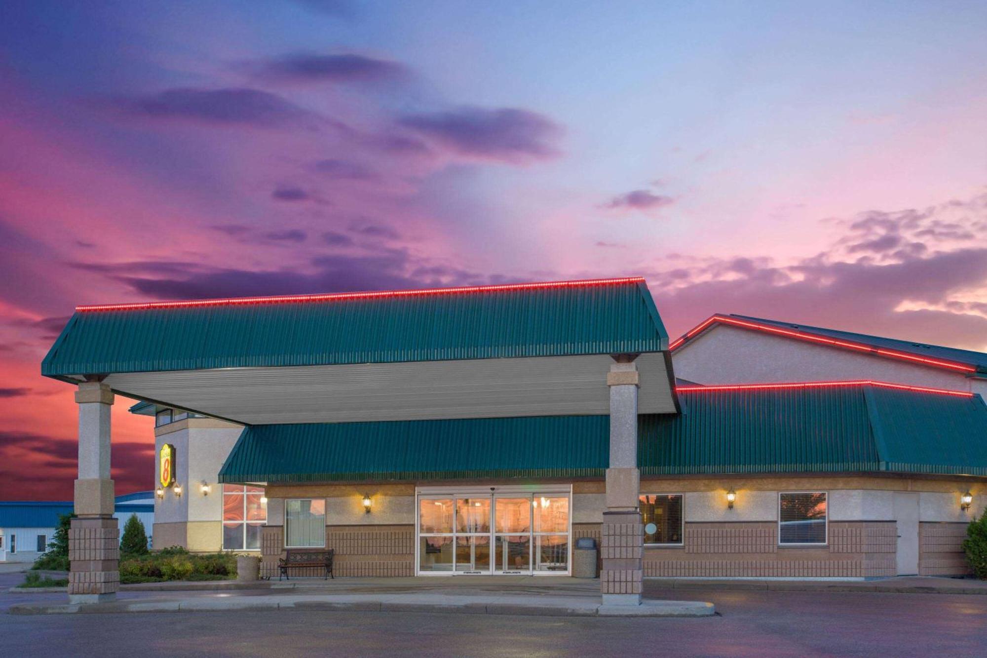 Where to Stay in Manitoba: 10 Best Golf Hotels